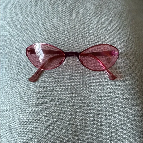 Urban Outfitters Pink Oval Sunglasses - Picture 5 of 5